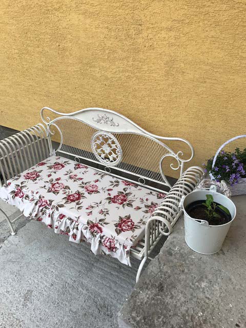 Kovová lavička GS11443792 krémová antik